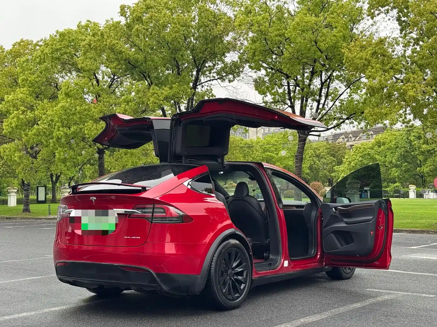 TESLA MODEL X