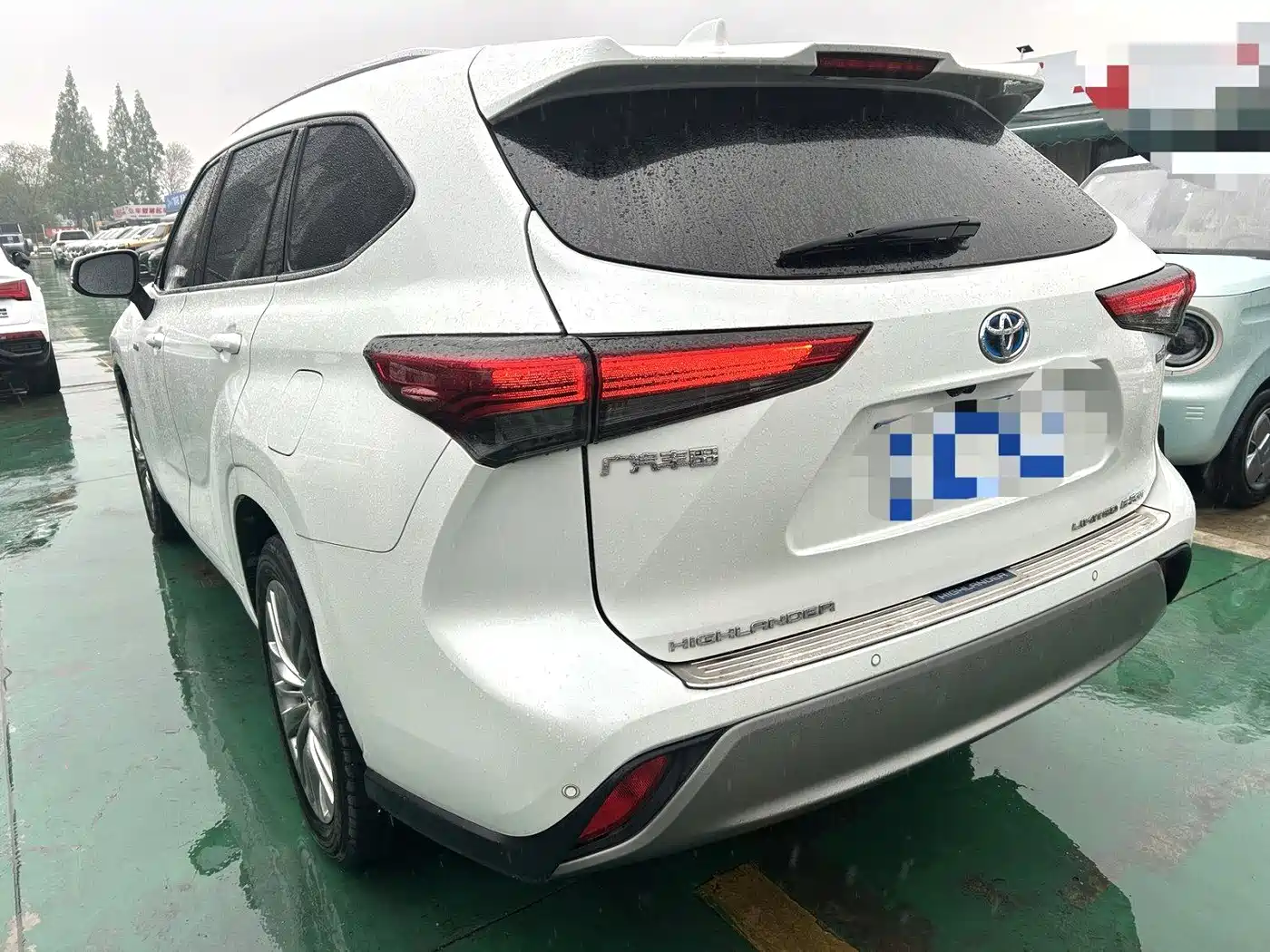 TOYOTA HIGHLANDER