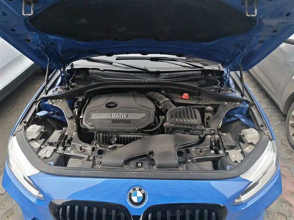 BMW 1 Series 2021 120i M Sport Shadow Edition фото 11