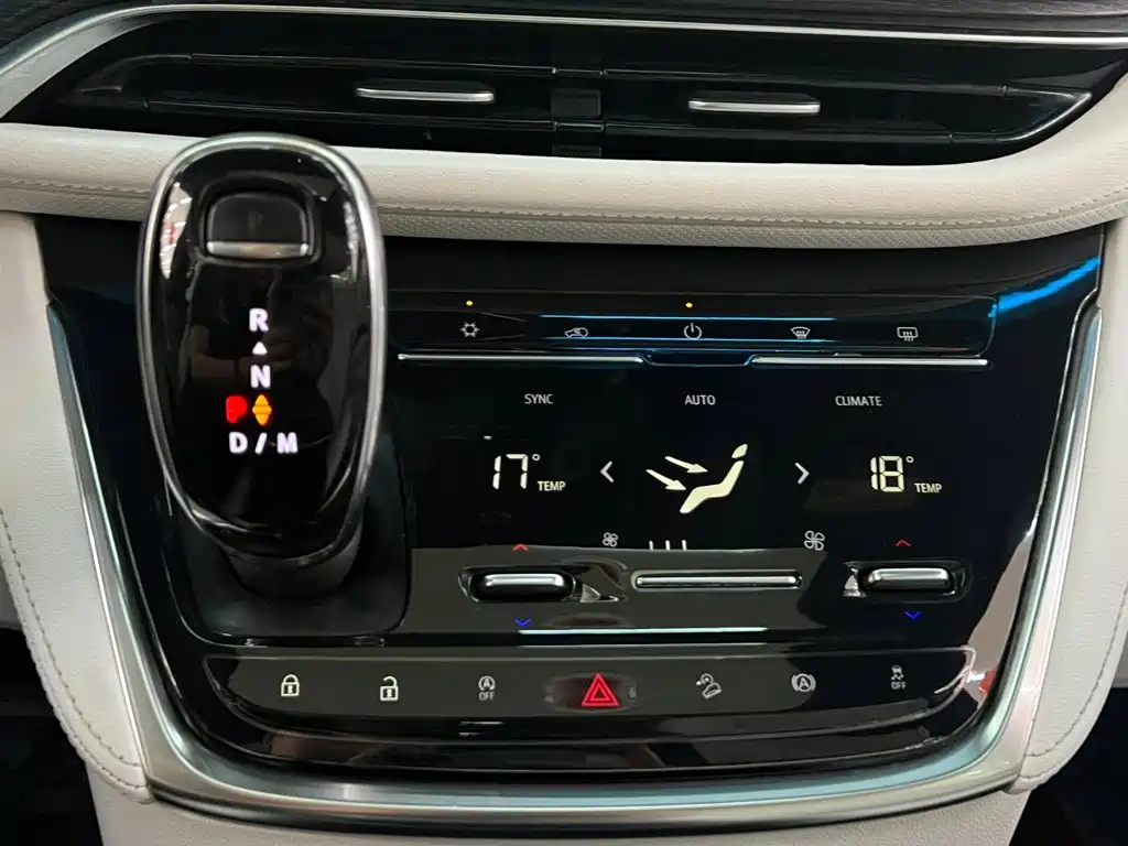 Фото 13 - Buick GL8