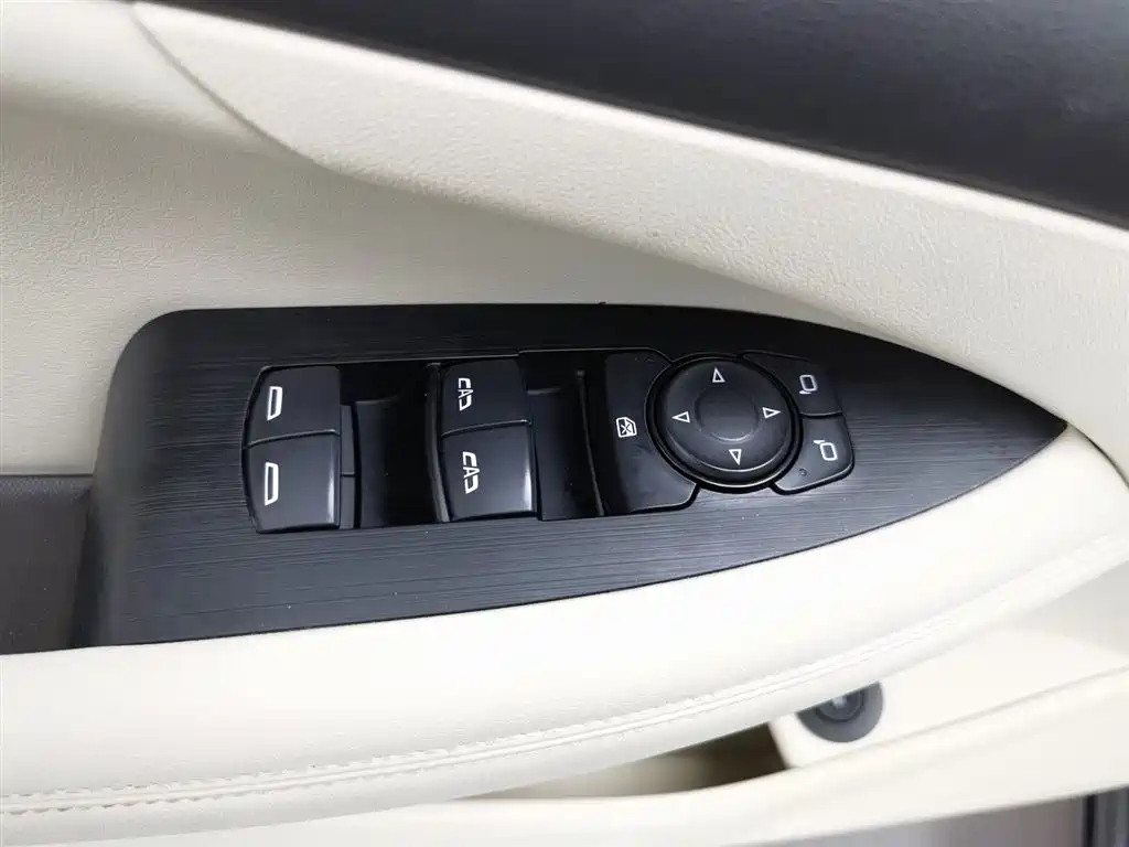 Buick LaCrosse 2019 28T Elite Edition фото 9