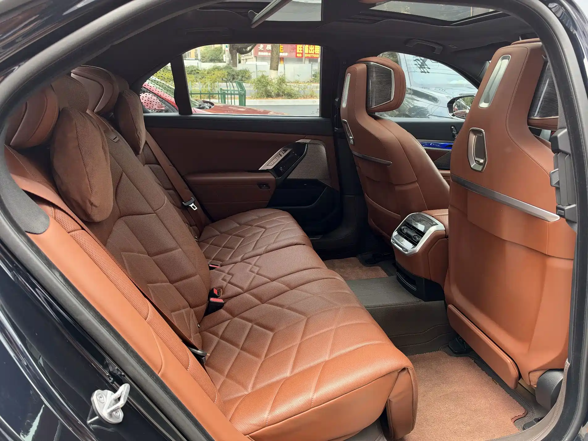 Фото 3 - BMW 7 Series