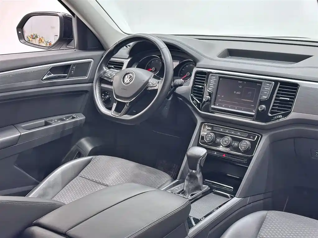 Volkswagen Teramont 2017 330TSI 2WD Comfort Edition фото 16