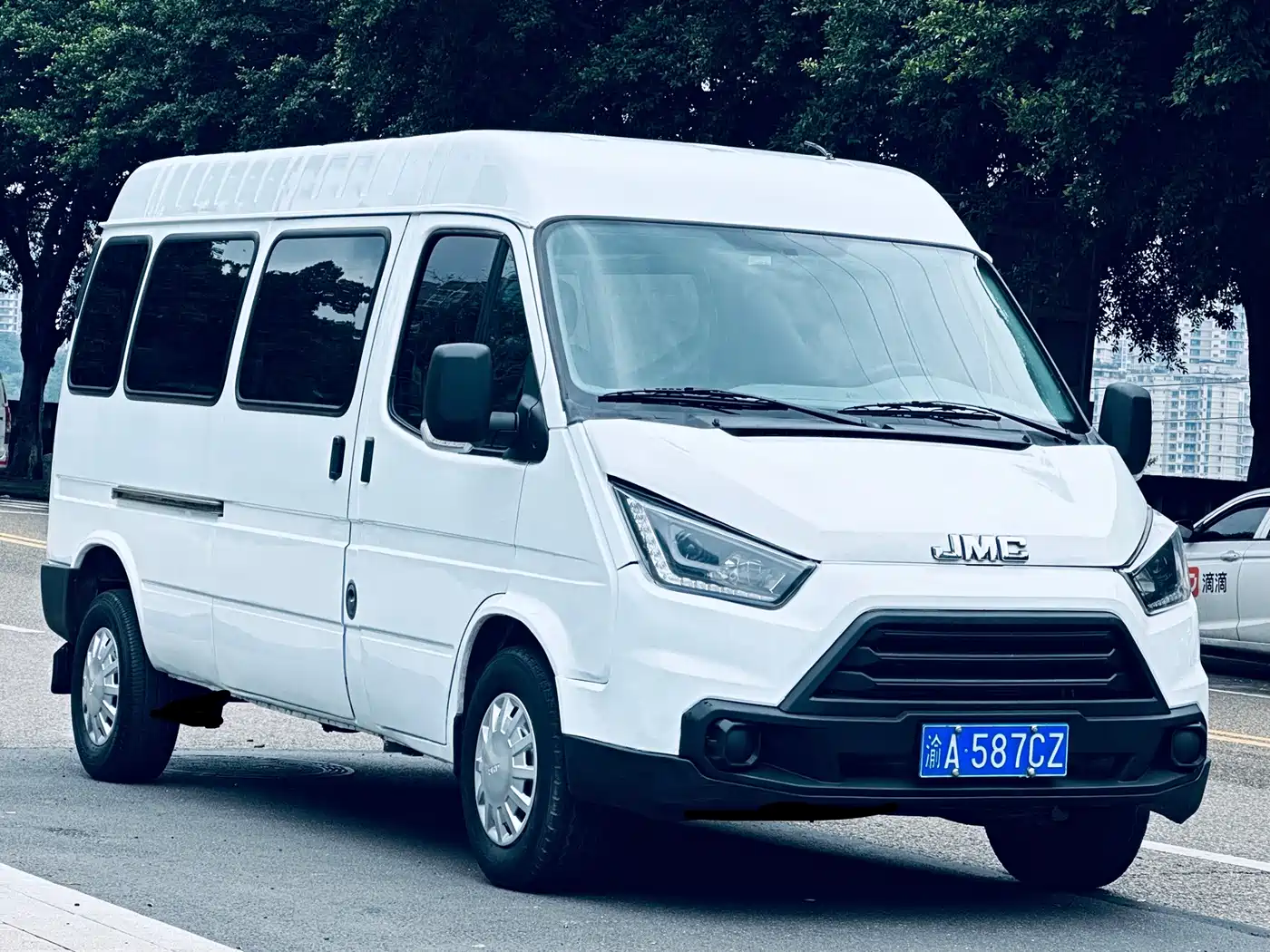 Jiangling Tesun 2019 2019 2.8T Commercial Long Wheelbase Medium Roof 6-Seater Single Rear Tire China VI JX493