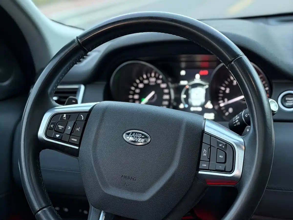 Land Rover Discovery Sport 2018 240PS SE Edition фото 9
