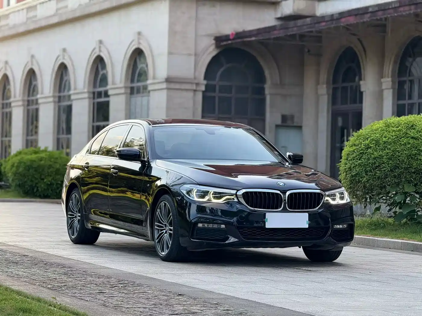 BMW 5 Series 2018 530Li Premium M Sport Package фото 3