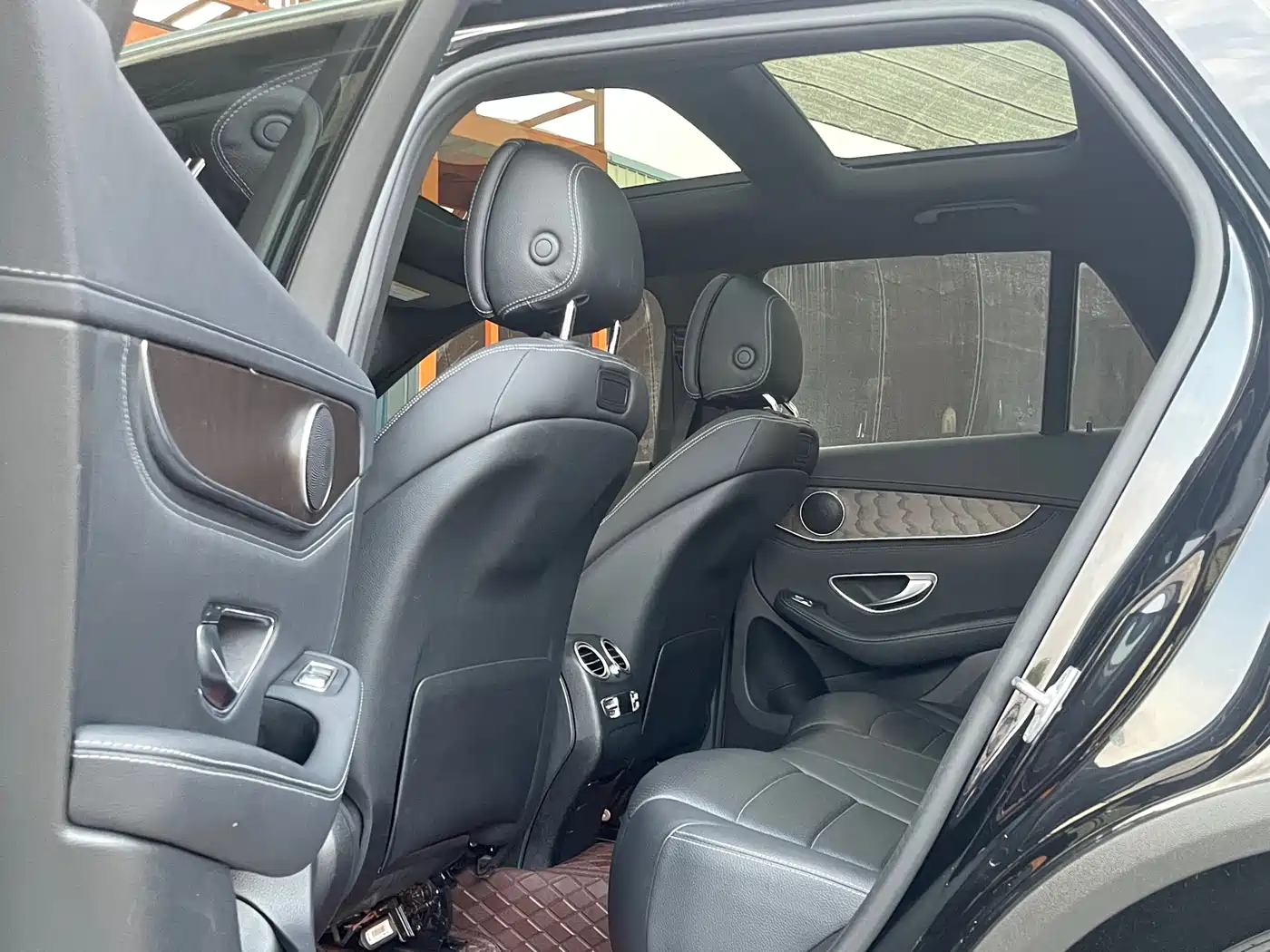 Mercedes-Benz GLC 2017 GLC 300 4MATIC Dynamic фото 6
