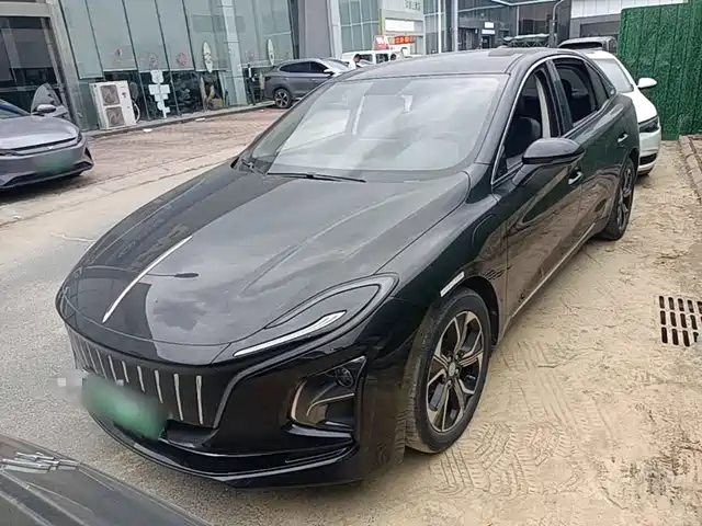Hongqi E-QM5 Рестайлинг, базовая