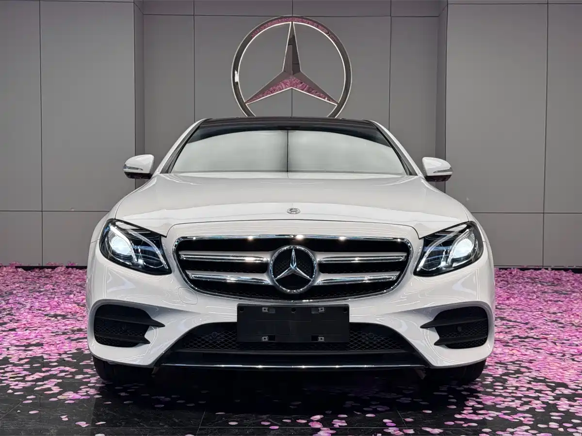 Photo 2 - Mercedes-Benz E-Class