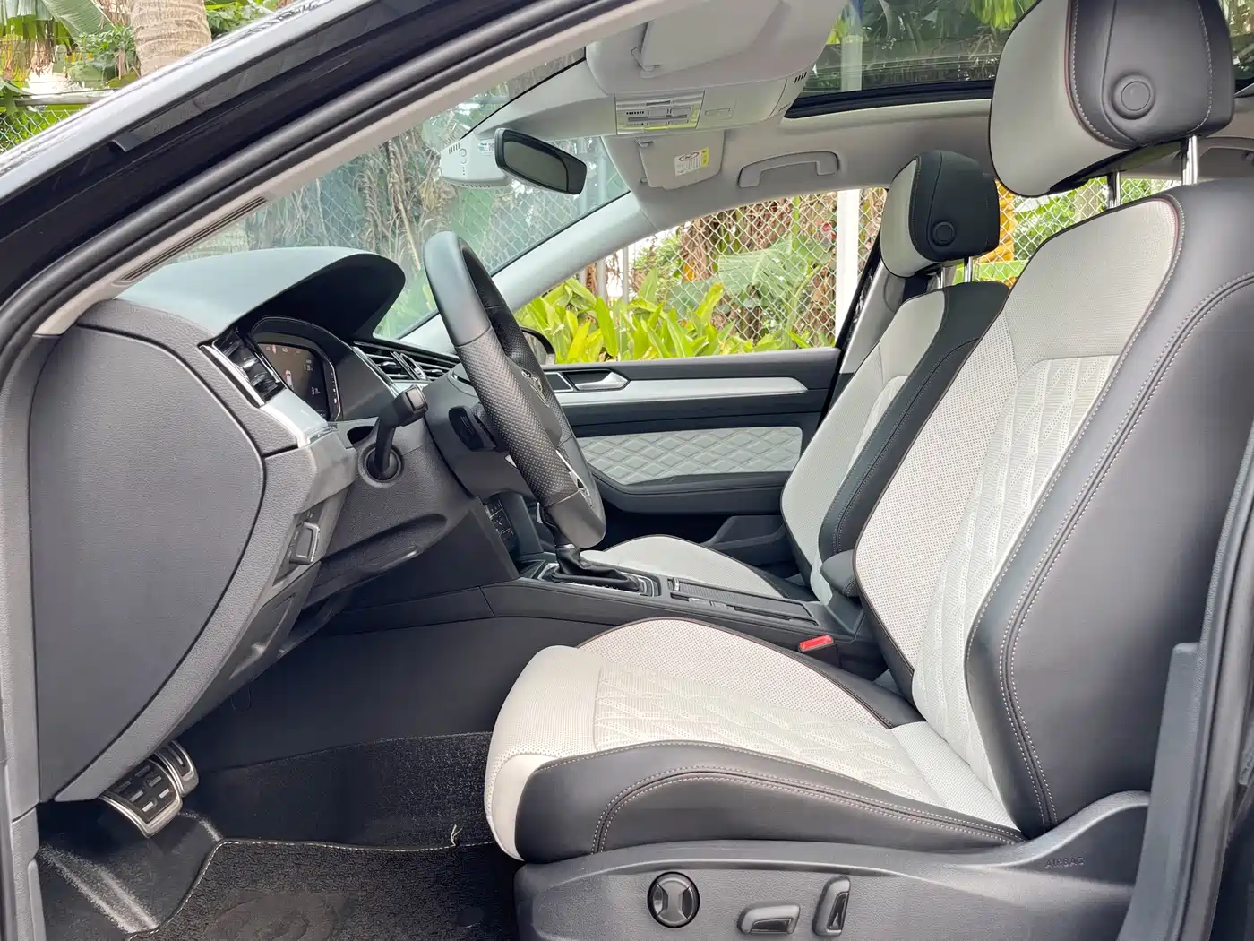 Volkswagen Magotan 2024 2 Million Units Public Sharing Edition 330TSI DSG Luxury фото 5