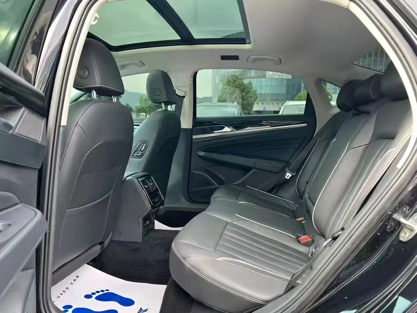 Volkswagen Passat 2023 Facelift 330TSI Starlight Elite Edition фото 8