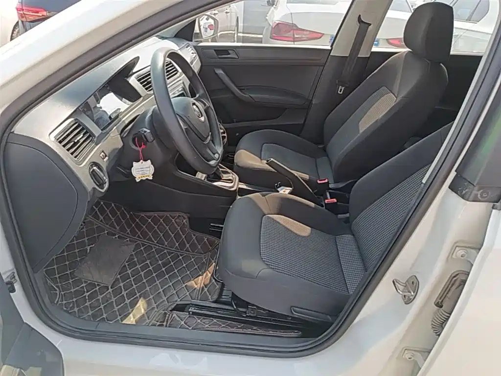 Photo 15 - Volkswagen Santana
