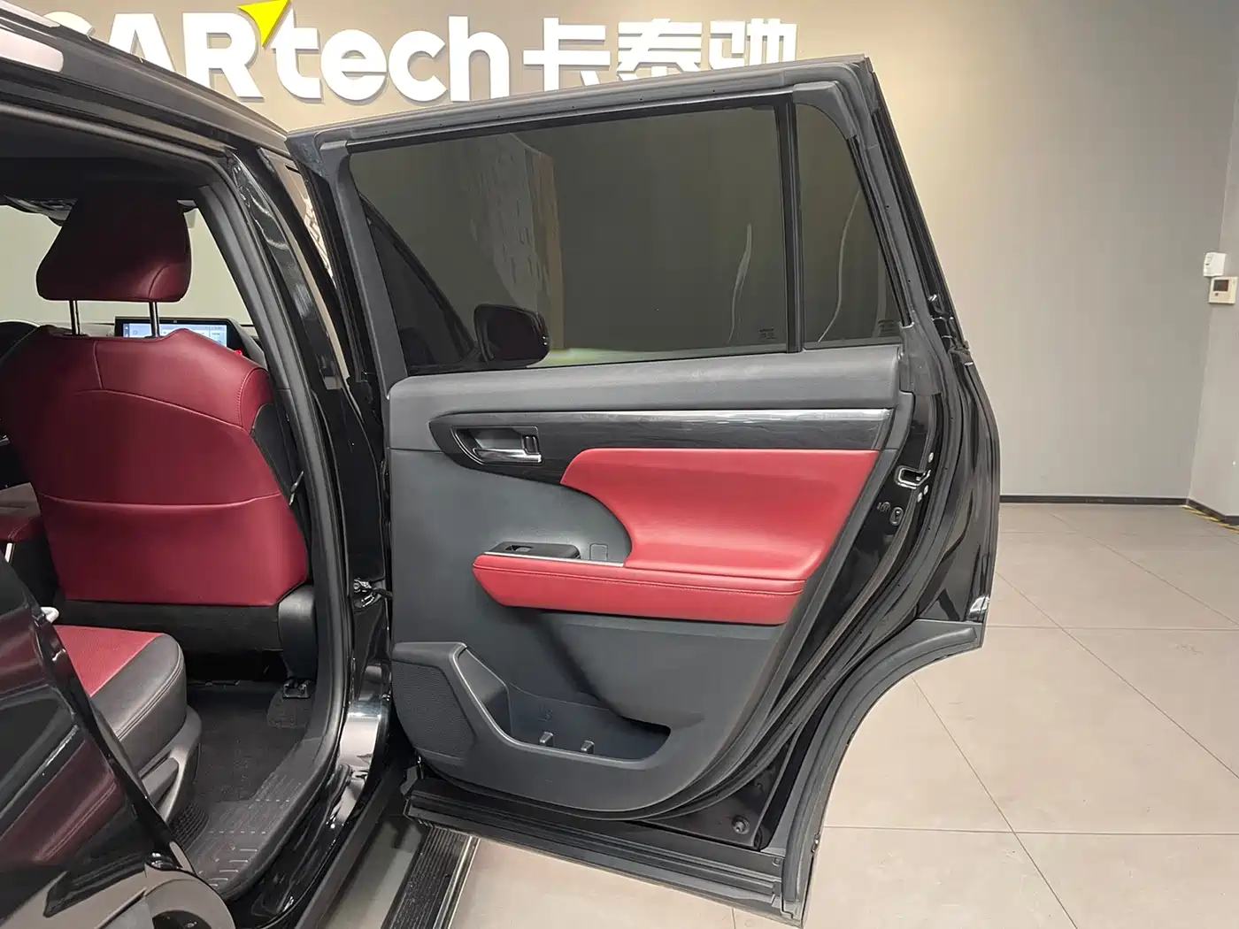 Toyota Crown Kluger 2021 2.5L HEV AWD Flagship Edition фото 29