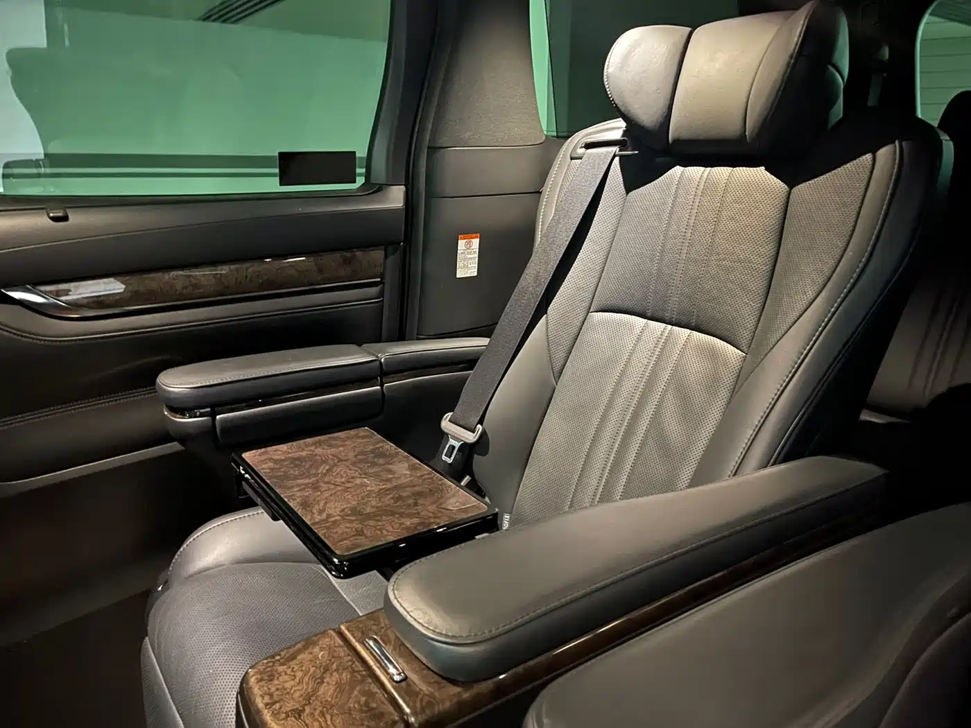 Toyota Alphard 2020 Hybrid 2.5L Premium Edition фото 18