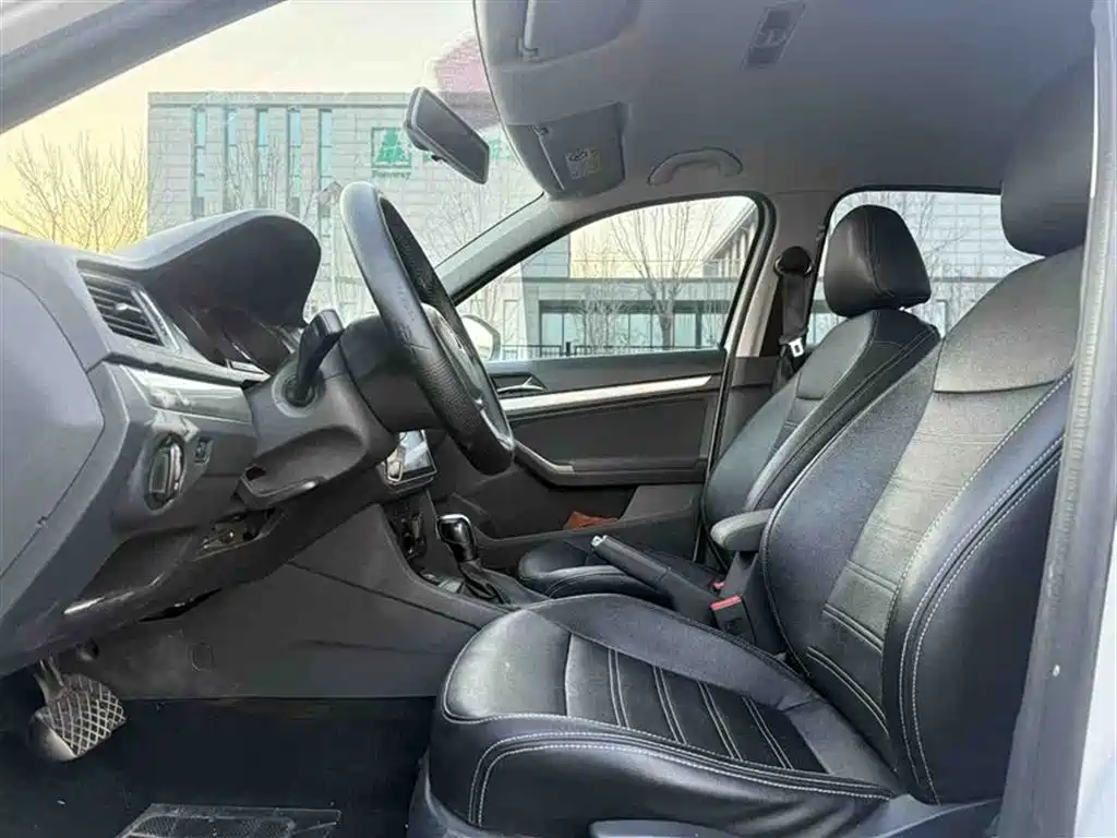 Volkswagen Lavida 2018 Classic 1.5L Automatic Trend China VI фото 17