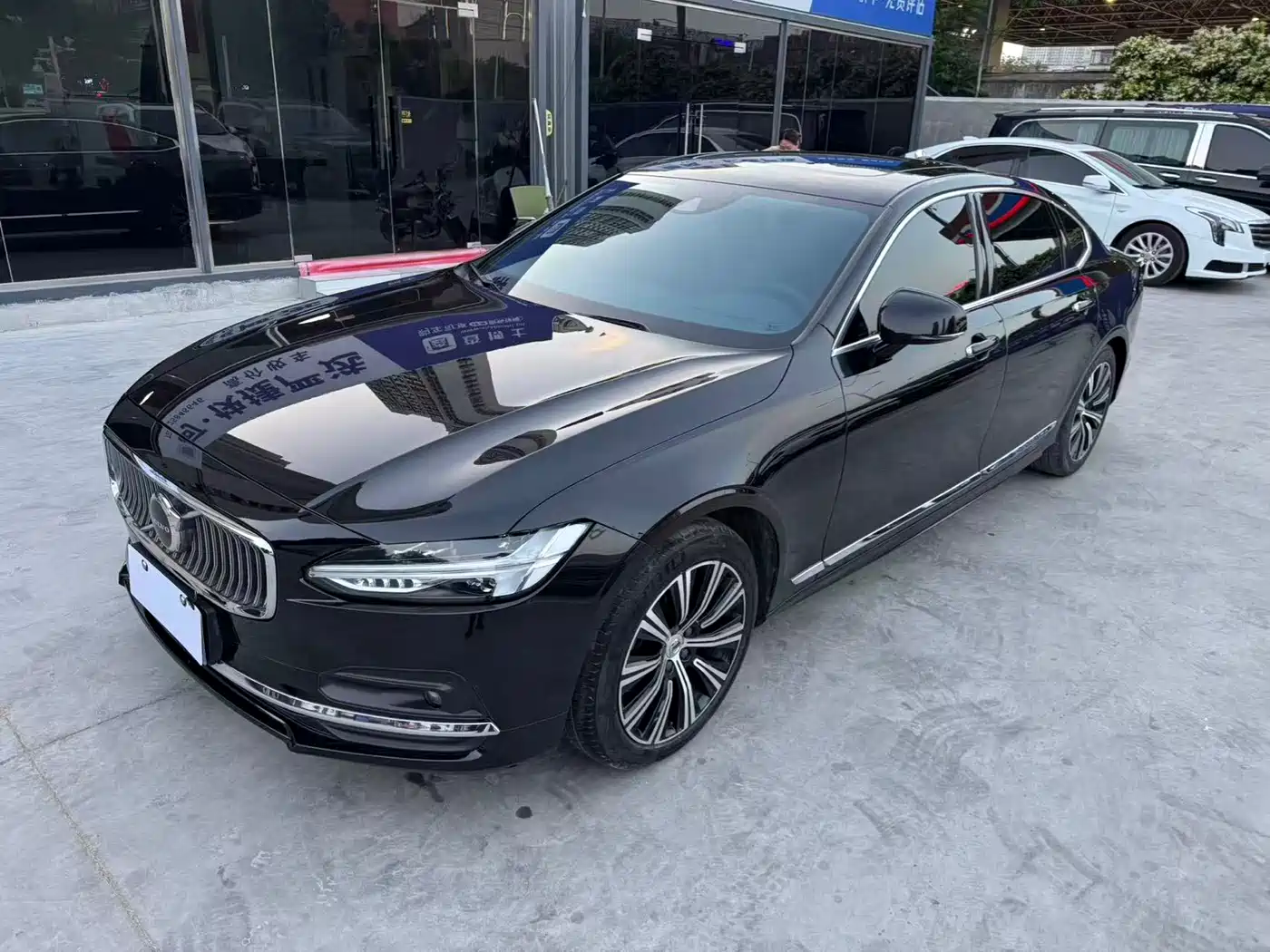 Volvo S90 2021 Model B5 Momentum Luxury Edition