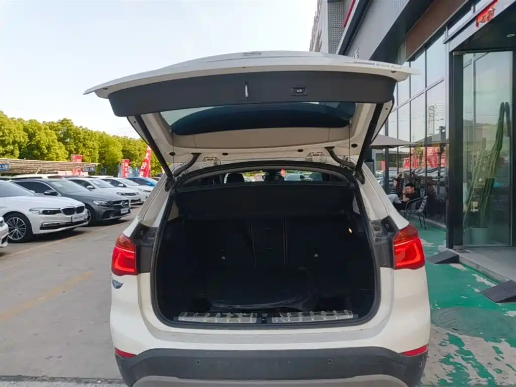 BMW X1 2019 sDrive18Li Premium Model фото 19