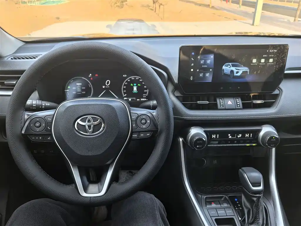 Toyota Wildlander 2023 Hybrid 2.5L E-CVT FWD Luxury PLUS Edition фото 14