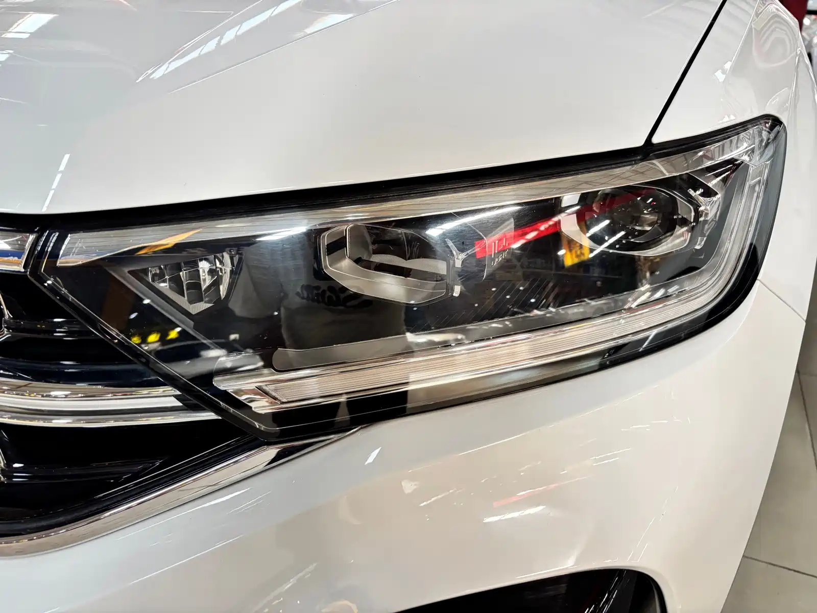 Фото 4 - Volkswagen T-ROC