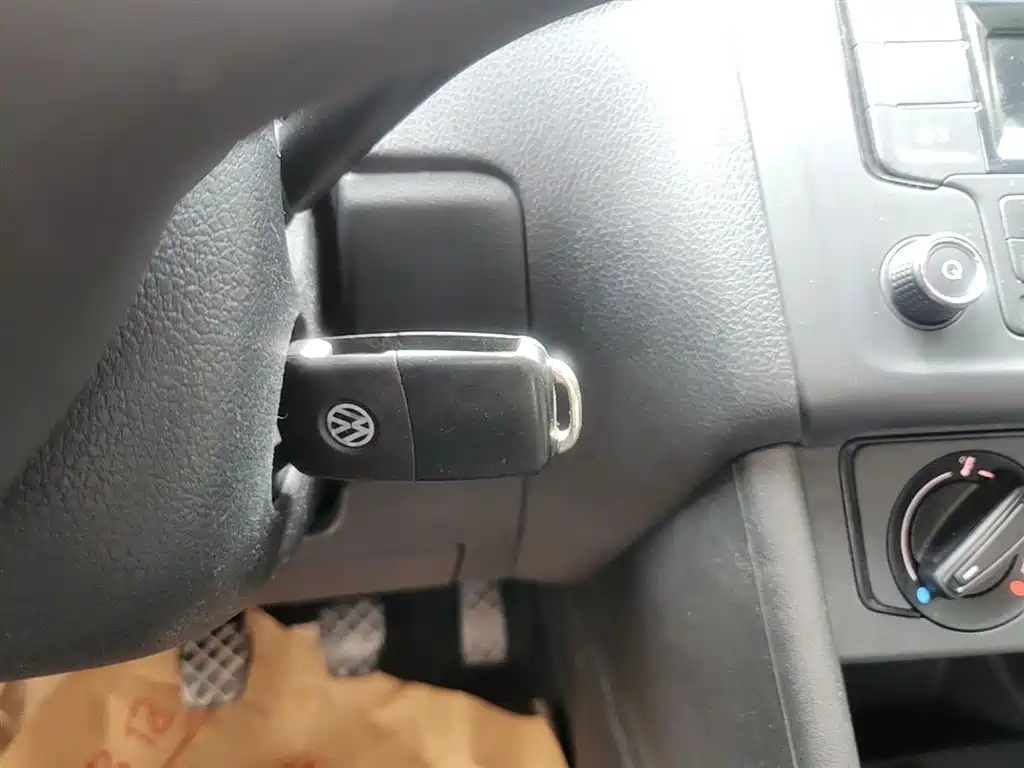 Volkswagen Polo 2016 1.4L Manual Trend фото 9
