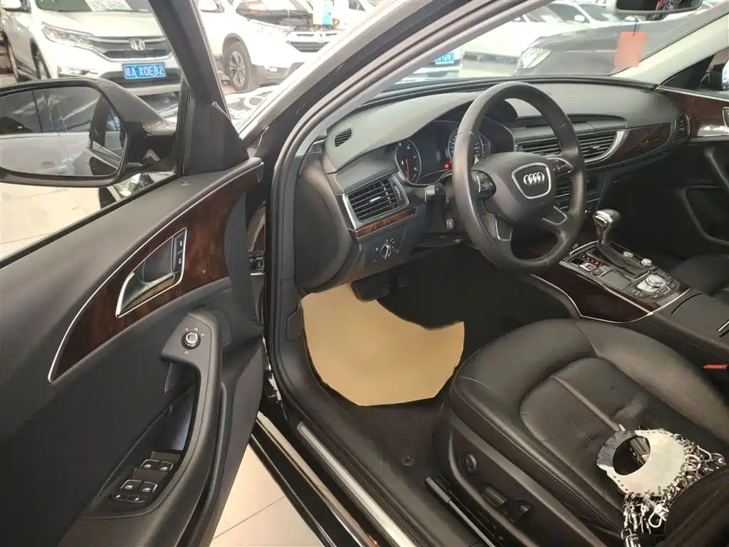 Audi A6L 2014 30 FSI Comfort фото 9
