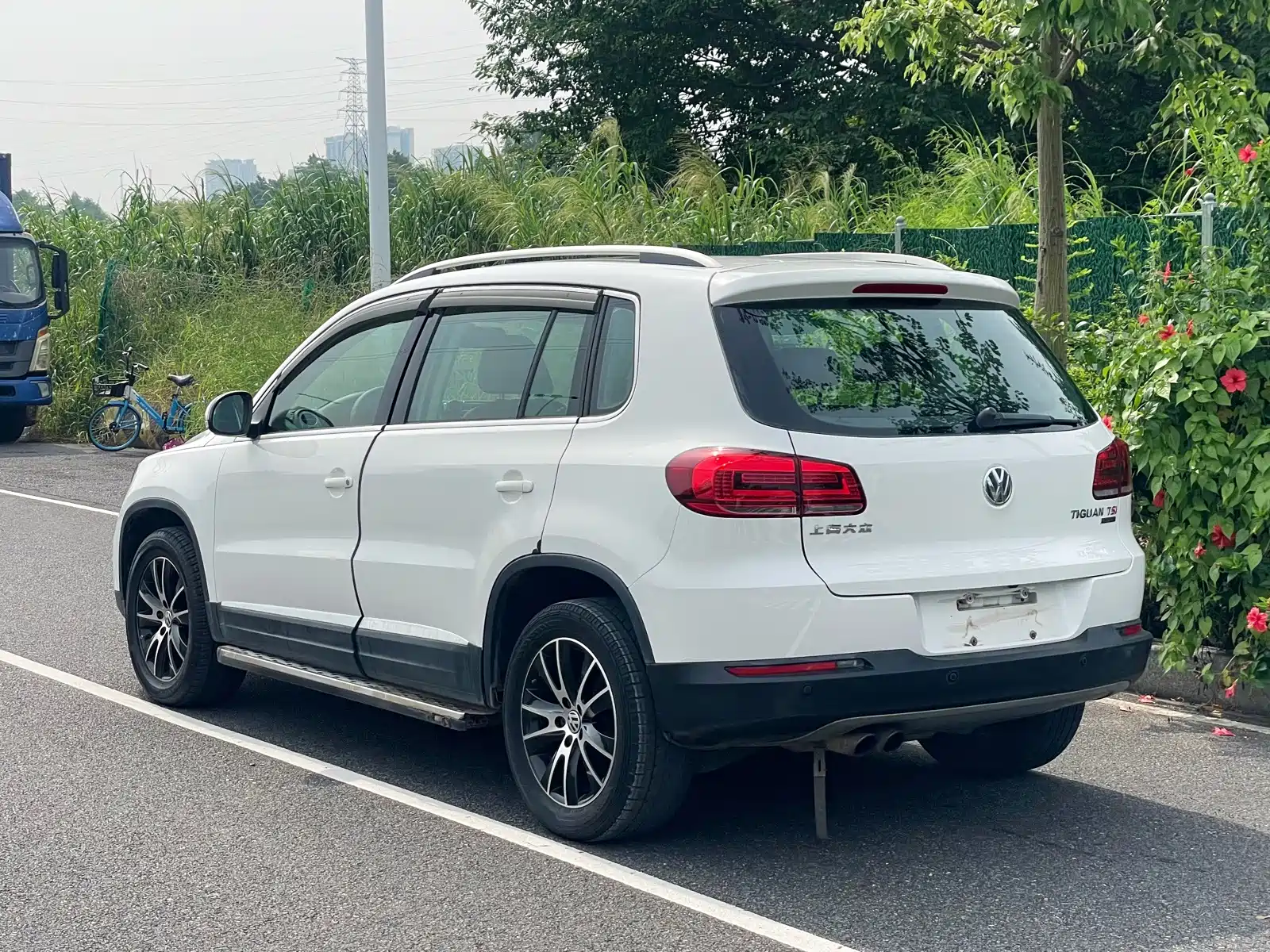 Photo 7 - Volkswagen Tiguan