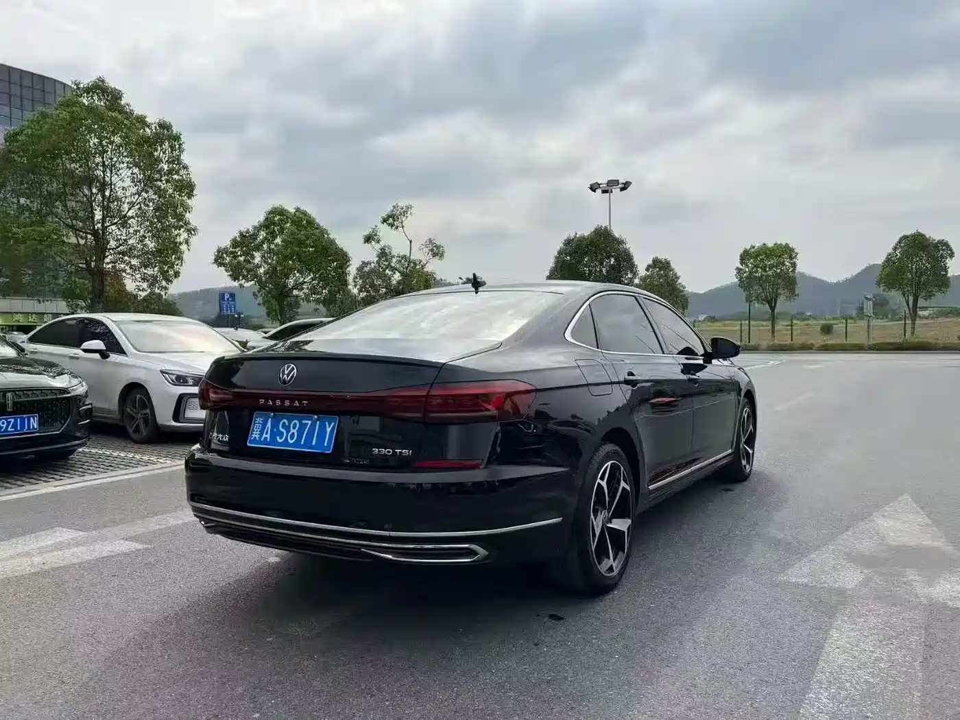 Volkswagen Passat 2023 Facelift 330TSI Starlight Elite Edition фото 6