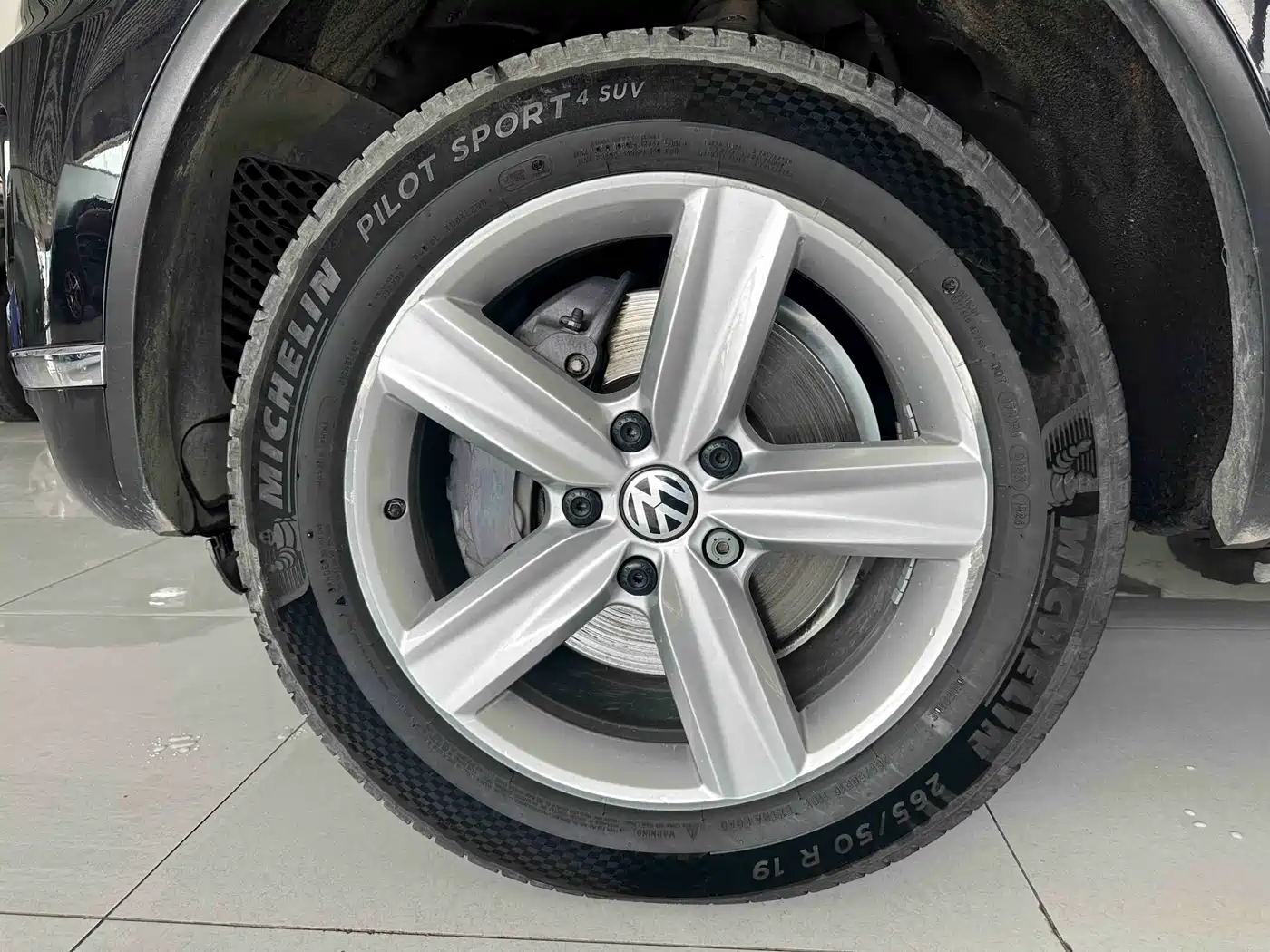 Volkswagen Touareg 2018 3.0TSI Glory Collector's Edition фото 16