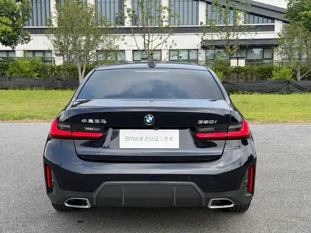 BMW 3 Series 2023 320i M Sport Package — фото 5
