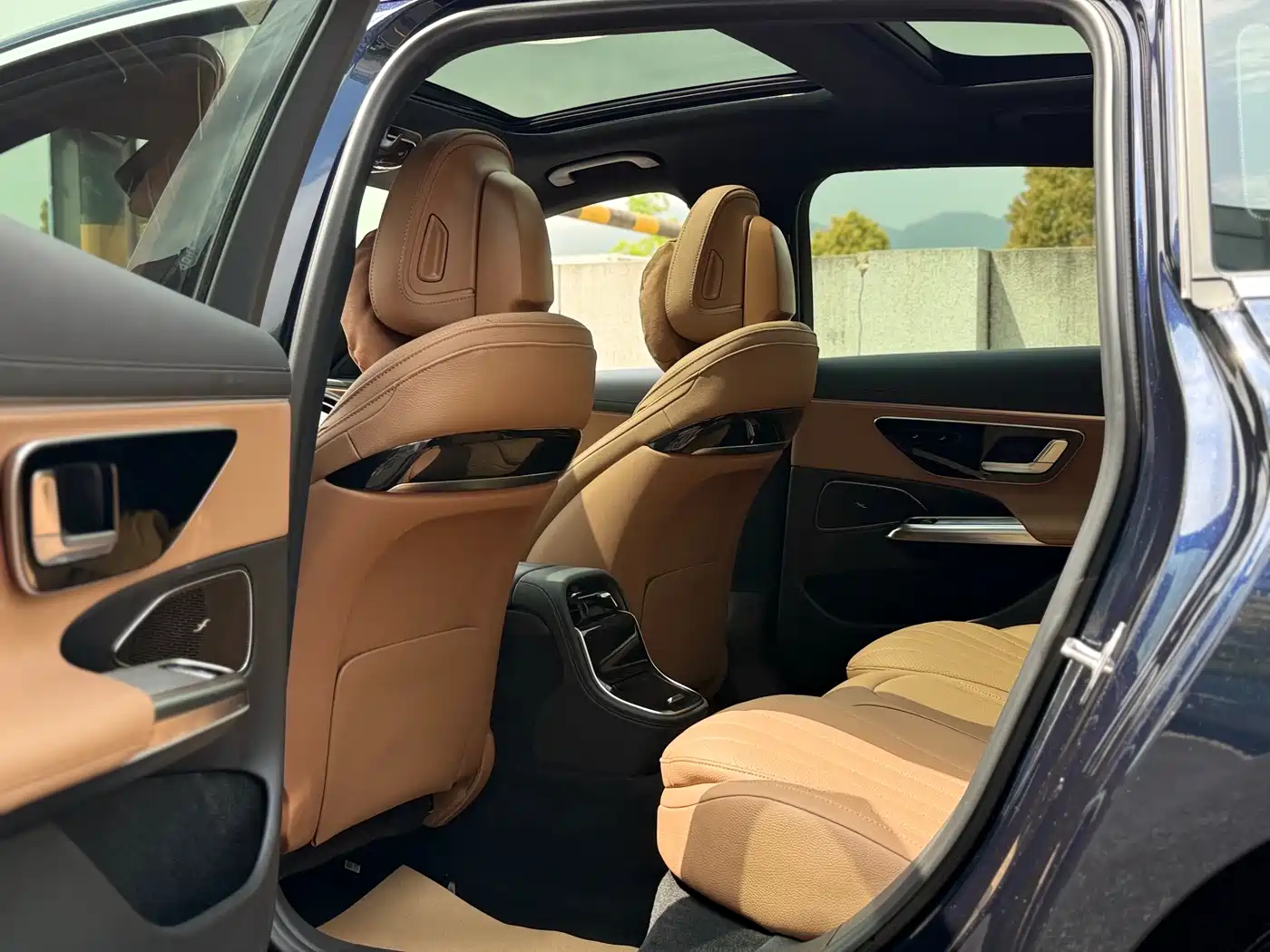 Mercedes-Benz E-Class 2024 Model E 260 L фото 9