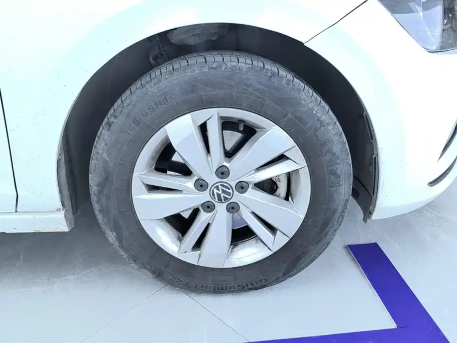 Фото 6 - Volkswagen Polo