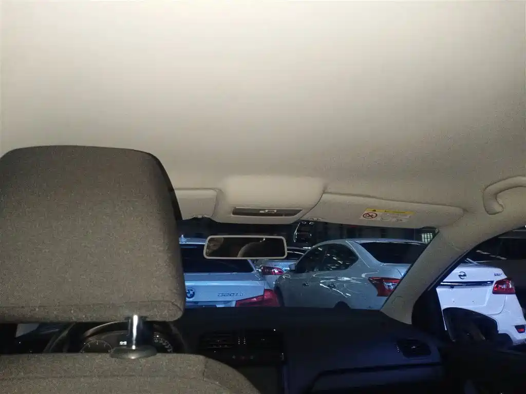 Volkswagen Polo 2018 1.5L Auto Safe Drive фото 18