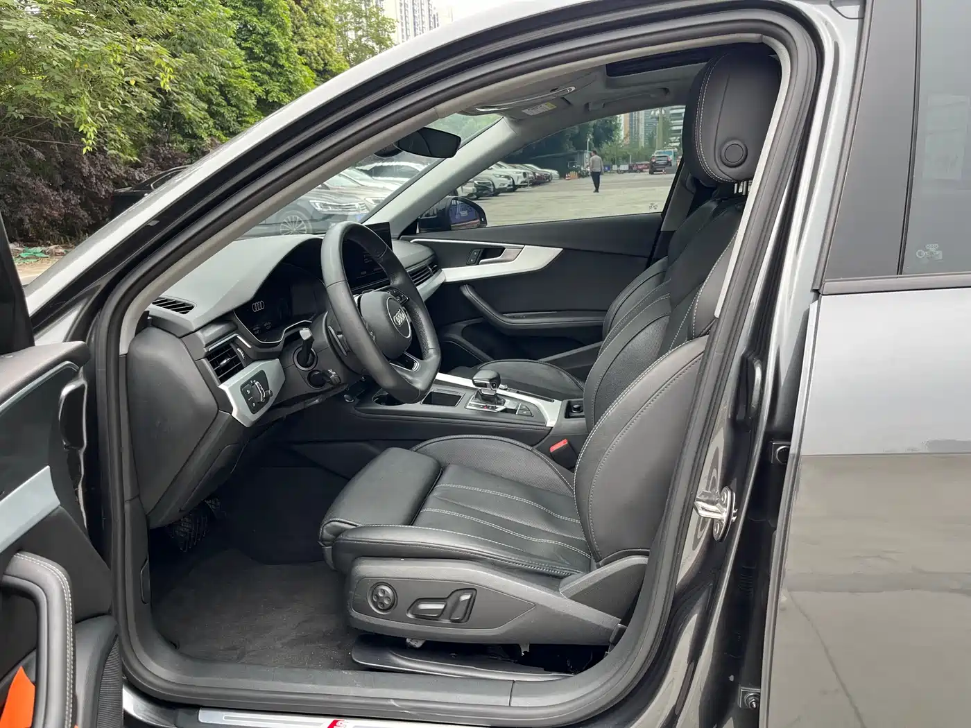 Audi A4L 2023 40 TFSI Luxury Sport фото 4