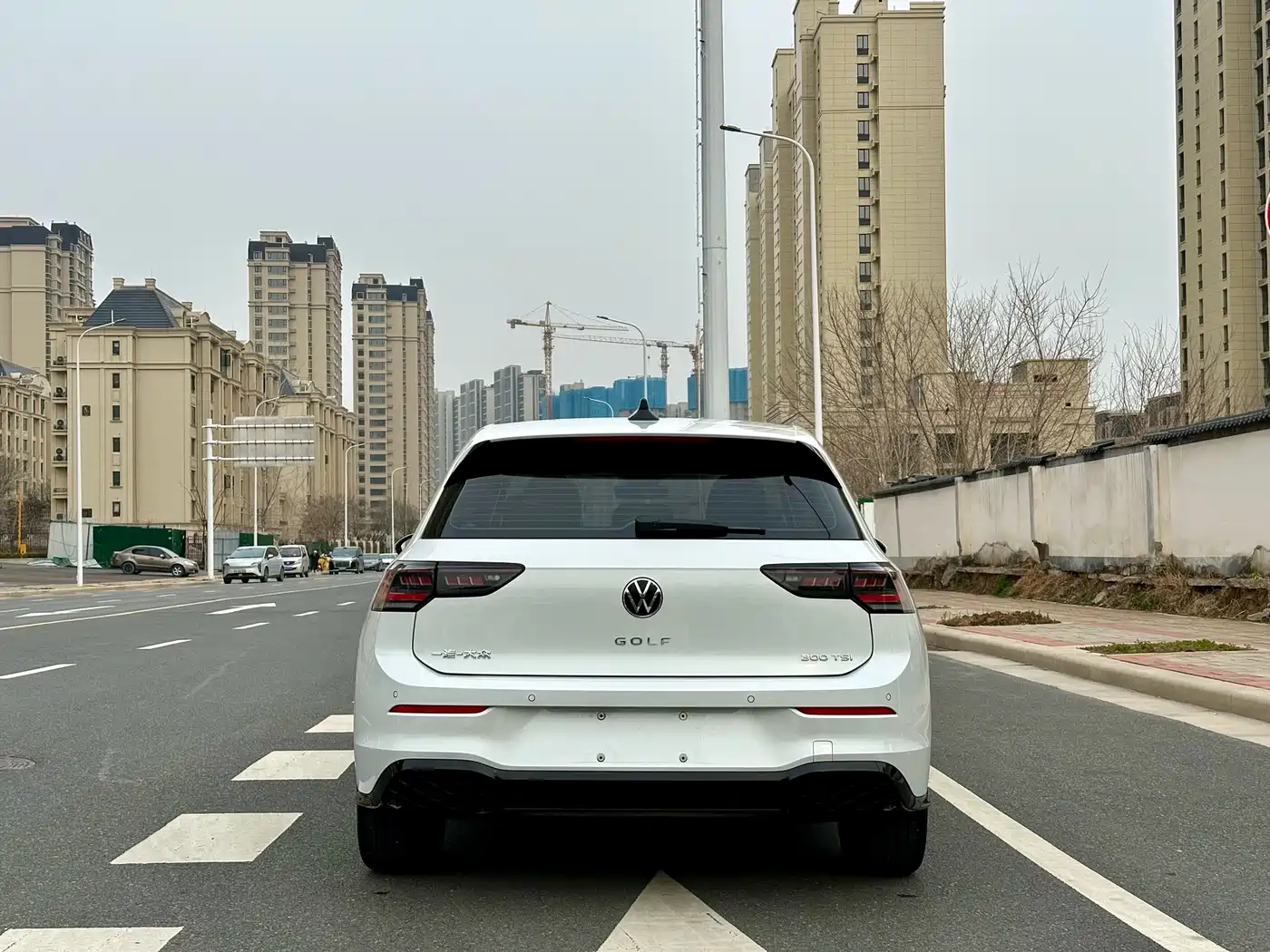 Volkswagen Golf 2025 300TSI R-Line фото 8