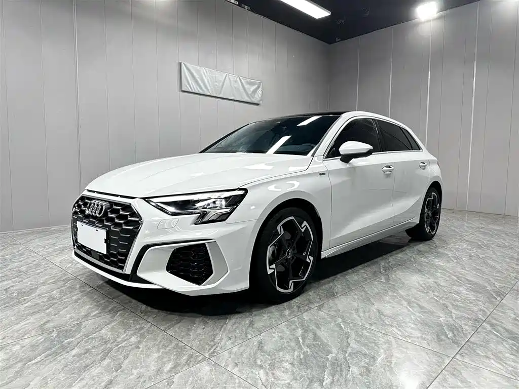 Audi A3 2023 Facelift Sportback 35 TFSI Luxury Sport фото 7