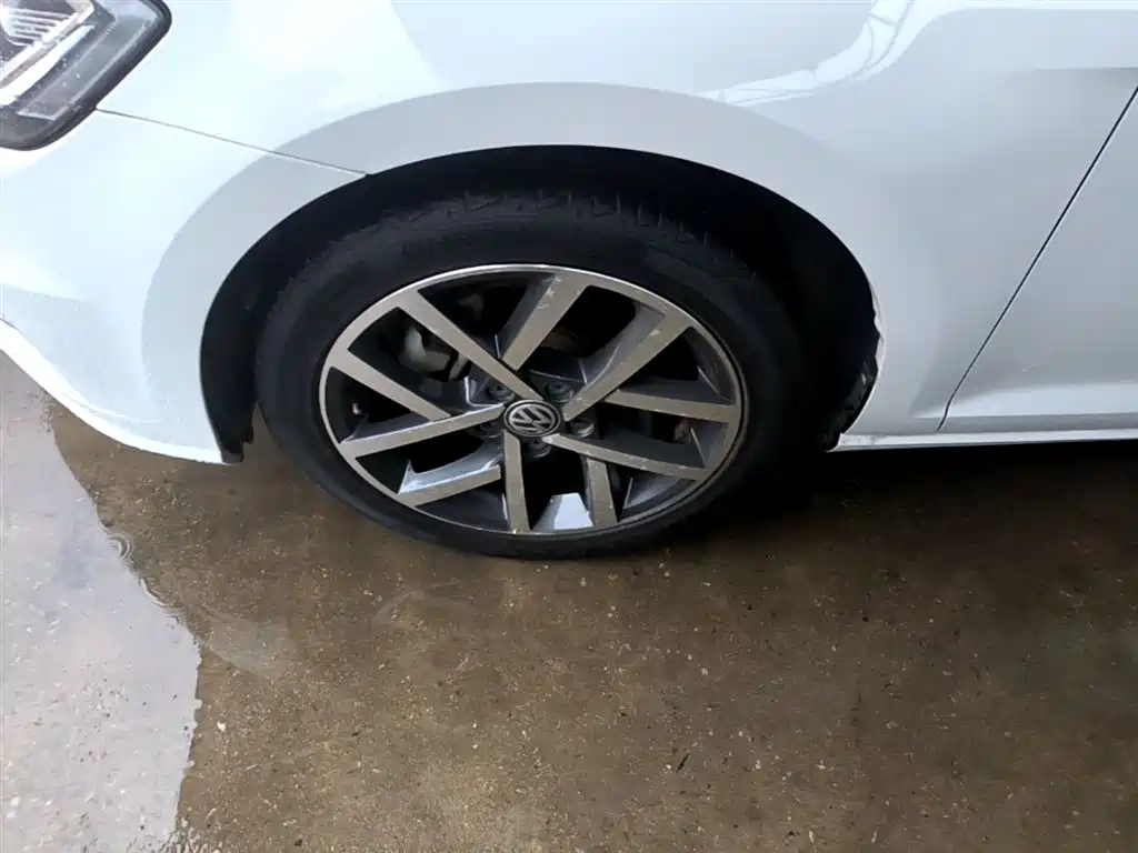Volkswagen Golf 2018 230TSI Automatic Luxury фото 23