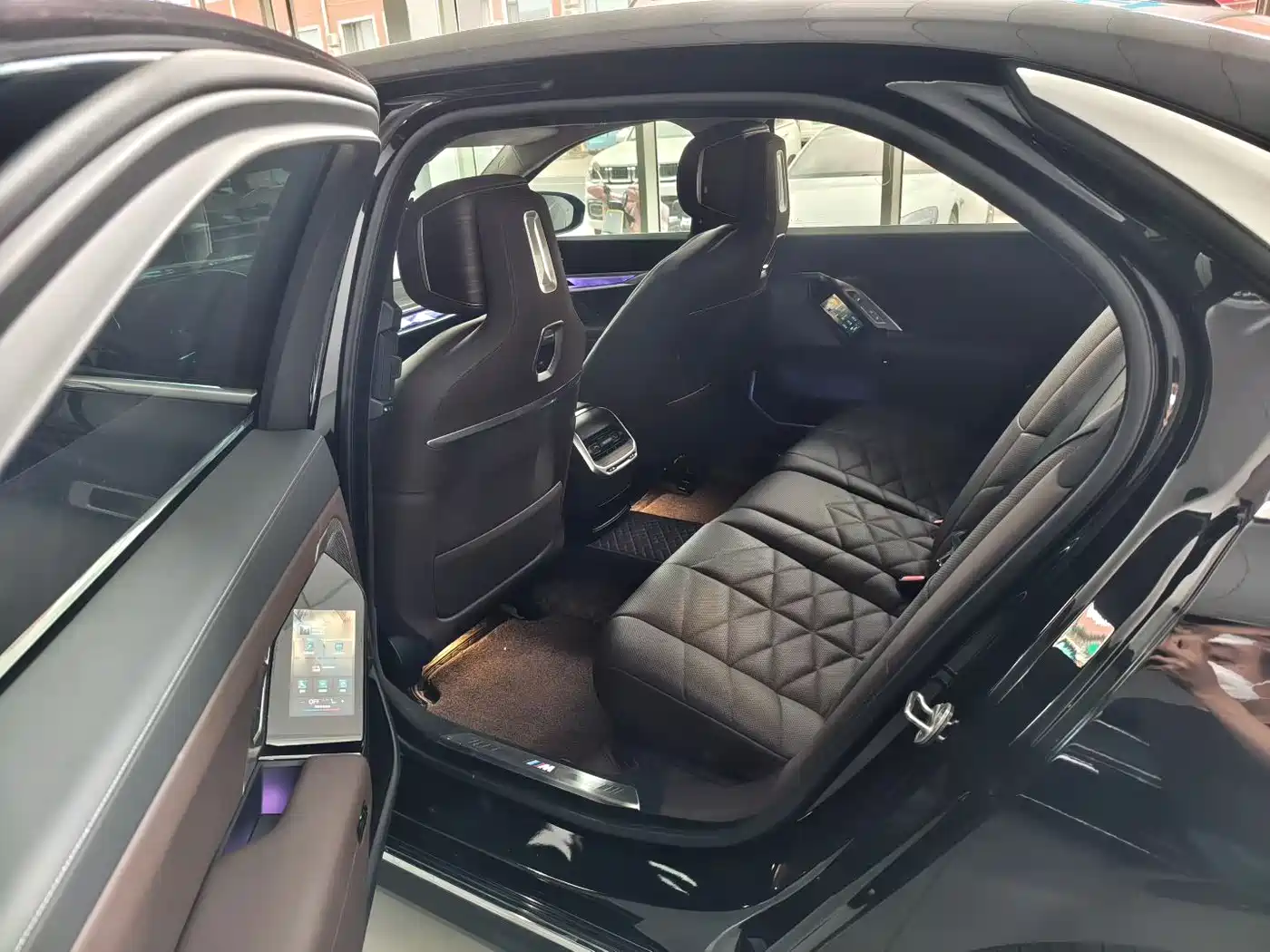 BMW 7 Series 2023 Model 740Li Premium Luxury Package фото 4