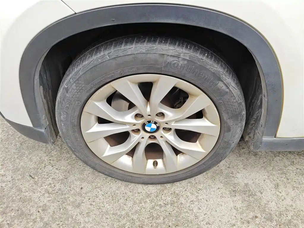 BMW X1 2013 sDrive18i Leading фото 23