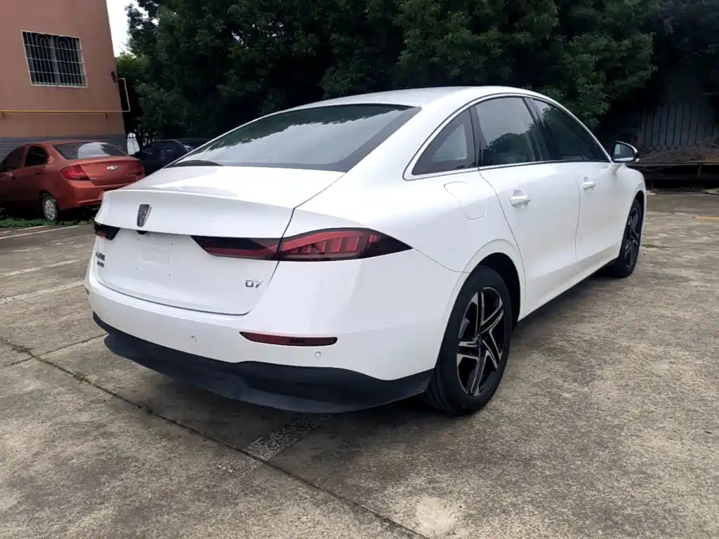 Фото 7 - Roewe D7