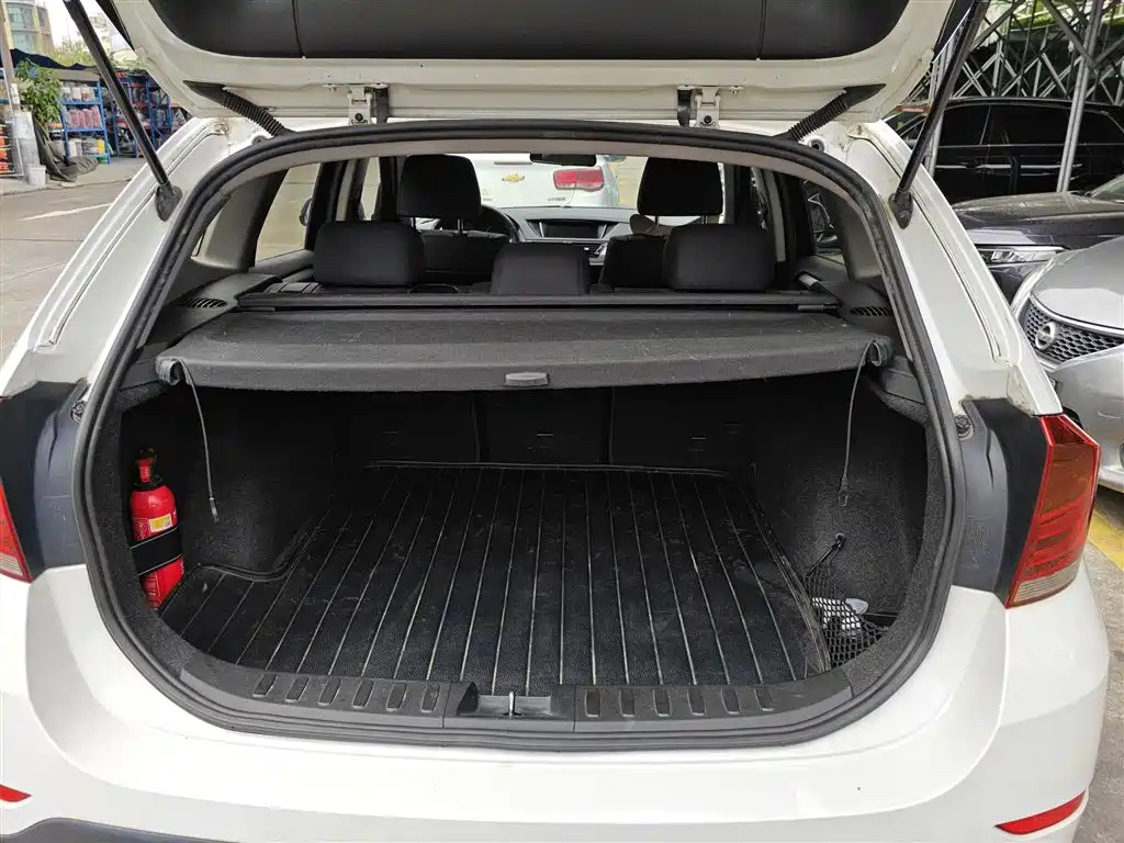 BMW X1 2013 sDrive18i Leading фото 19