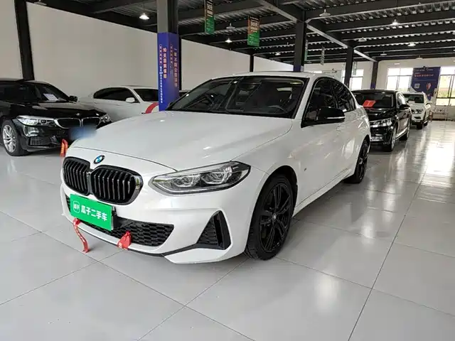 BMW 1 Series 2021