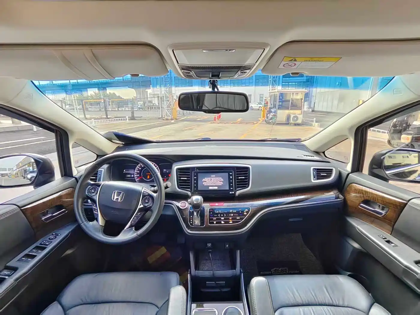 Photo 5 - Honda Odyssey