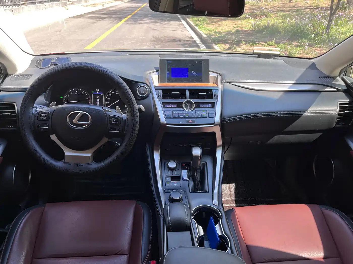 Lexus NX 2015 200t AWD F Sport фото 5