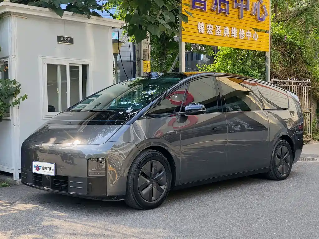 Li Auto MEGA 2024