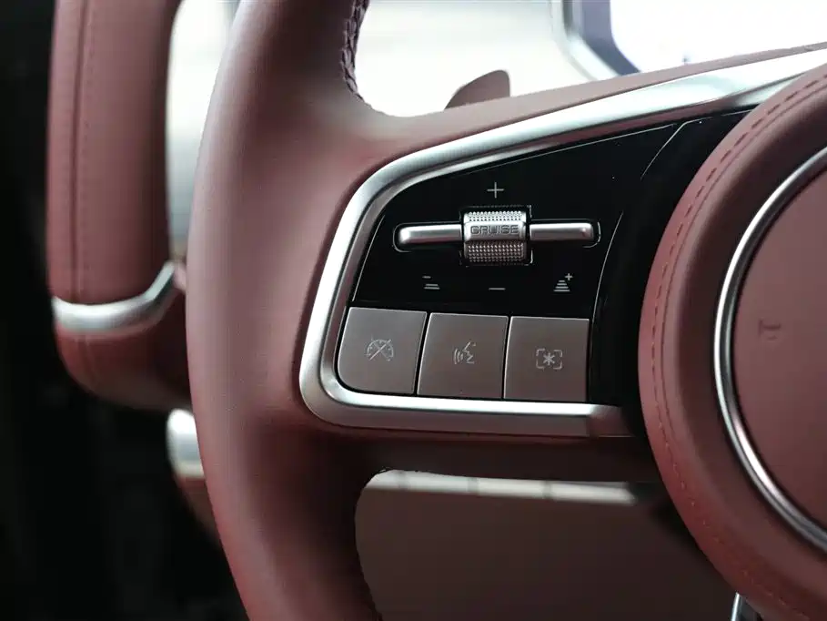 TANK TANK 700 NEW ENERGY