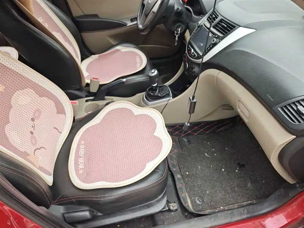 Hyundai Verna 2014 1.4L Manual Smart GLS фото 25