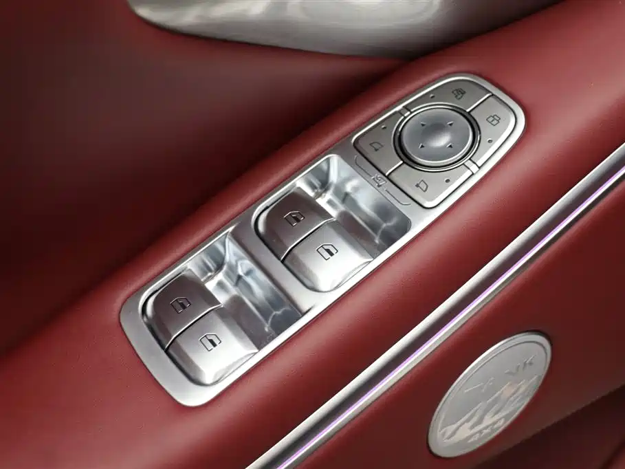 TANK TANK 700 NEW ENERGY