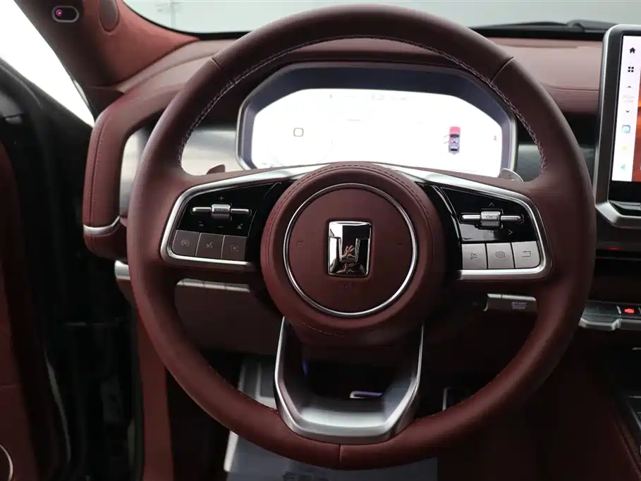 TANK TANK 700 NEW ENERGY