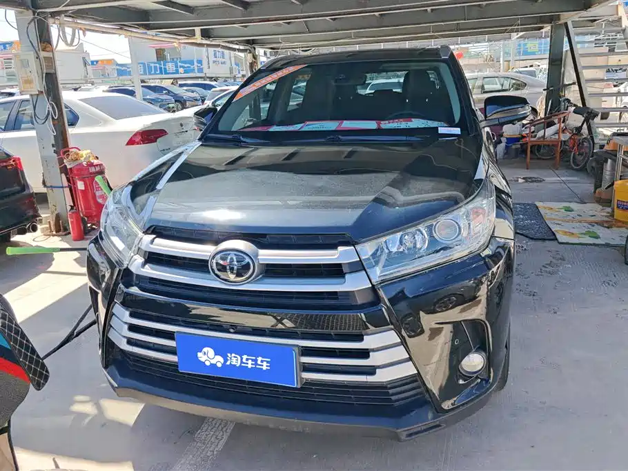 TOYOTA HIGHLANDER