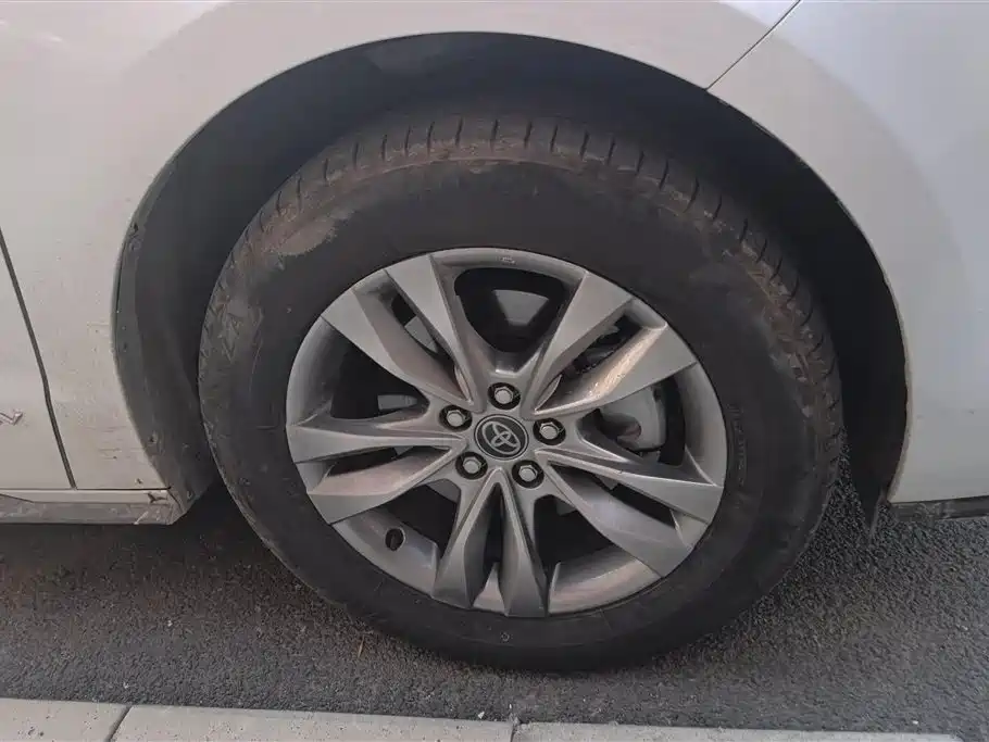 Toyota Sienna 2024 2.5L Hybrid Comfort Edition фото 6
